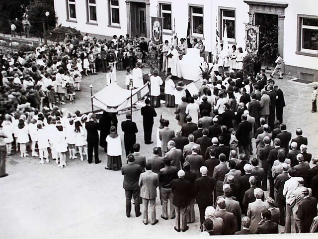 Fronleichnam vor 50 Jahren - Station auf dem Talschulplatz  | Foto: Marianne Bader