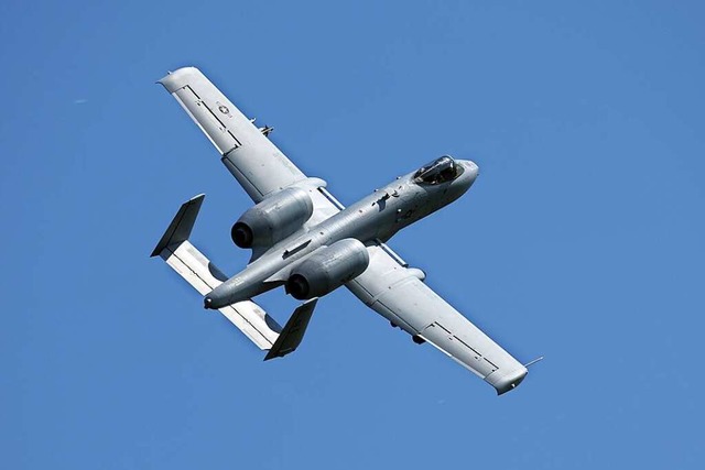 Ein Kampfflugzeug A10 der US-Airforce ...20; den Fliegerhorst Graben in Bayern.  | Foto: Karl-Josef Hildenbrand (dpa)