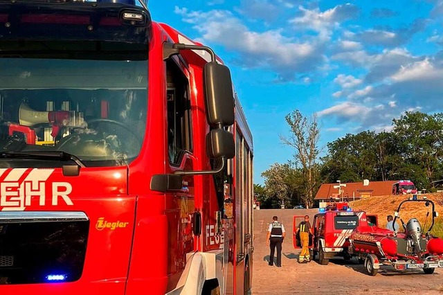 Die Feuerwehr war erneut am Rhein bei Griheim im Einsatz.  | Foto: Feuerwehr Neuenburg