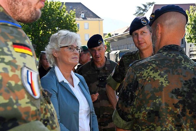 Das Militr und damit auch die Deutsch...ng und die Gesprche mit den Soldaten.  | Foto: Volker Mnch