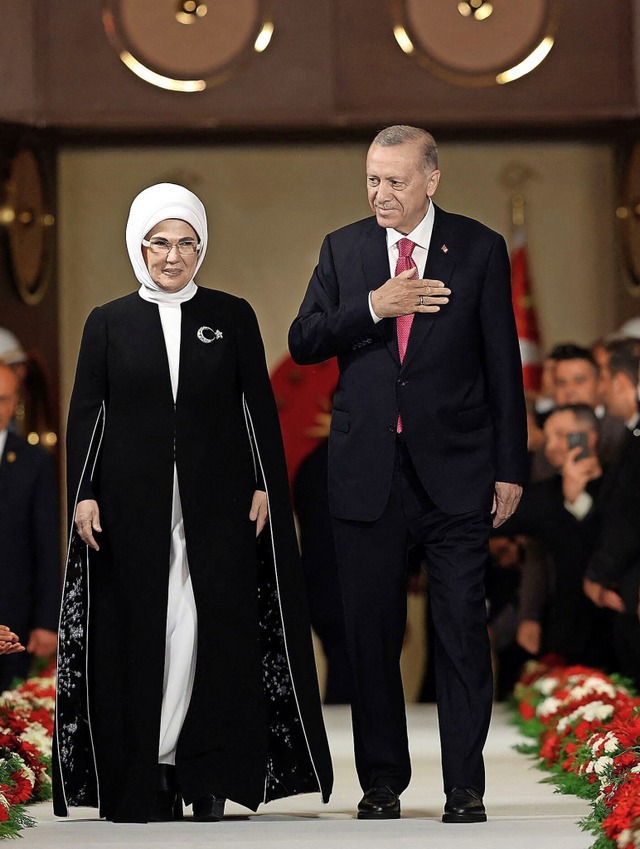 Der trkische Prsident Recep Tayyip Erdogan mit seiner Ehefrau Emine  | Foto: HANDOUT (AFP)