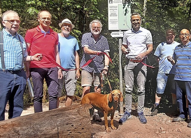 Grwihls Brgermeister Mike Biehler (r...standes des Schwarzwaldvereins Grwihl  | Foto: Schwarzwaldverein Grwihl