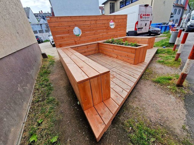 Parklet im Hinterhof bei Lederwaren Ruser  | Foto: Maja Tolsdorf