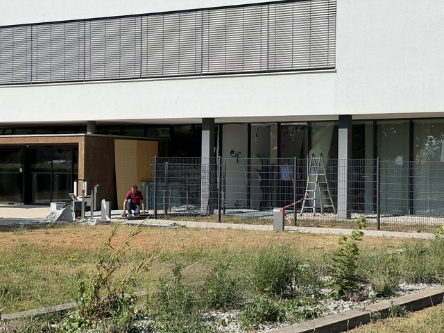 Geldautomat im Gewerbepark Breisgau gesprengt, Volksbankgebude gerumt  | Foto: Alexander Huber