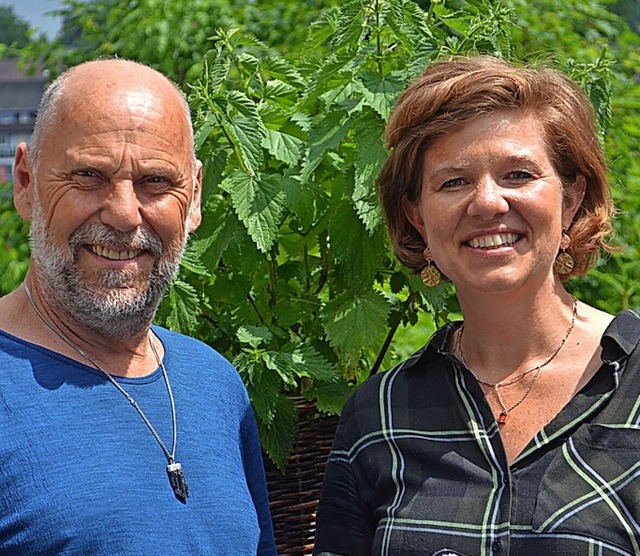 Jrgen Schwrer und Marina Winterhalder organisieren den Dorfplatzmarkt.   | Foto: Liane Schilling