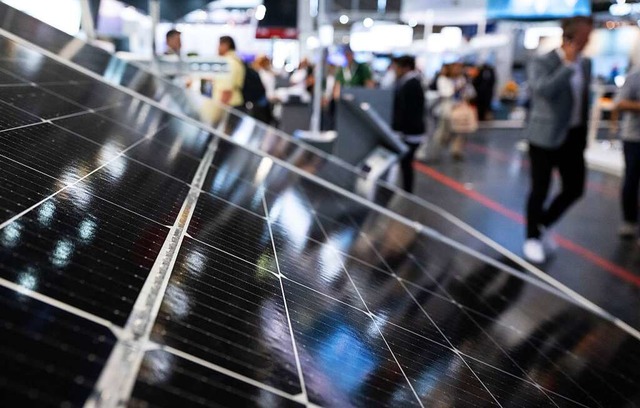 Die Solarbranche boomt. Das wurde auf der Intersolar in Mnchen deutlich.  | Foto: Sven Hoppe (dpa)