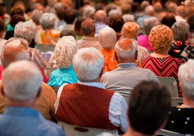 Der Anteil der Senioren an der Bevlke...ie Nachfrage nach passenden Angeboten.  | Foto: Patrick Pleul