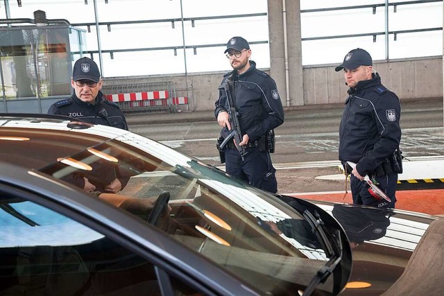 Mehr Verkehr, mehr Kontrollen: Das Hau... Pandemie wieder deutlich mehr zu tun.  | Foto: Hauptzollamt Lrrach