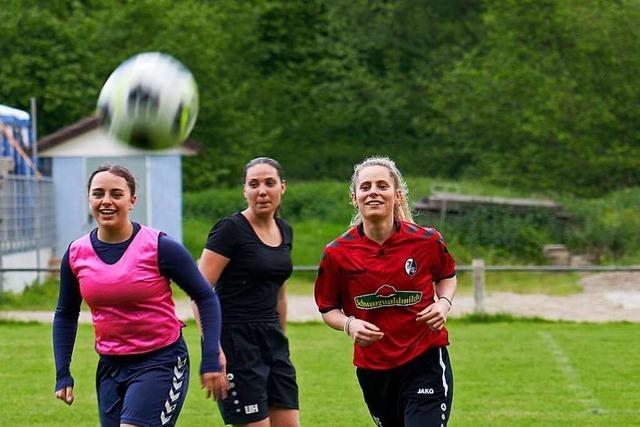 Neue Damenmannschaft soll jungen Spielerinnen das Kicken ermöglichen
