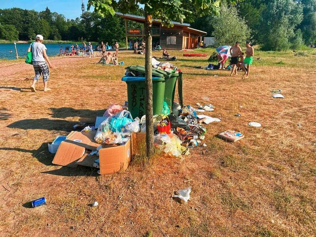 Von wegen sufer: der Opfinger Baggersee nach dem Wochenende  | Foto: Manfred Brsig