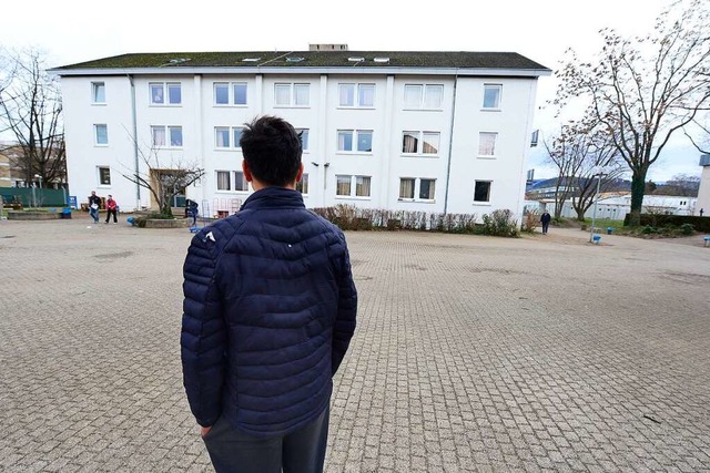 Geflchteter vor der Landeserstaufnahmestelle in Freiburg (Foto vom Januar 2023)  | Foto: Ingo Schneider