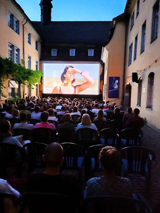 Blick nach vorn auf das Sommernachts-Kino  | Foto: Ludwig Ammann