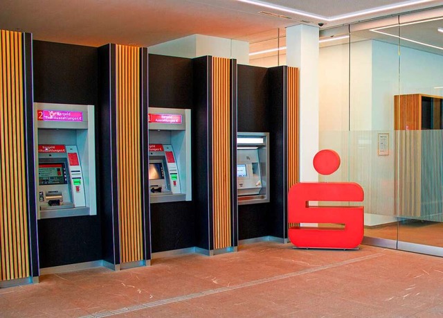 Geld- und andere Automaten in den Gesc...on 23 bis 5 Uhr nicht mehr zugnglich.  | Foto: Sparkasse Markgrflerland