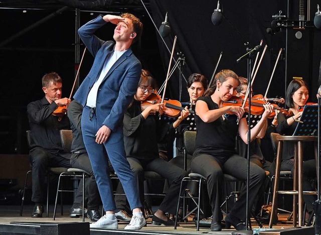 Lob der Melancholie: Joris und das Philharmonische Orchester Freiburg  | Foto: Michael Bamberger