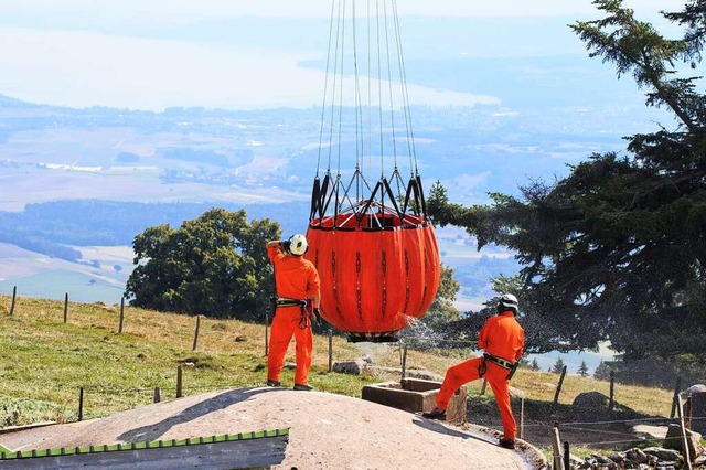 Wasserlieferung per Helikopter  | Foto: Xu Jinquan