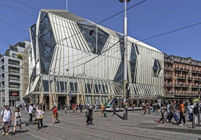 Prominentester Leerstand ist das Kaufh...en 7500 Quadratmetern Verkaufsflche.   | Foto: Anne Telw