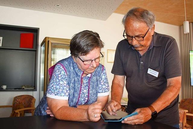 Senioren sind in Schopfheim digital unterwegs und haben dabei Spa