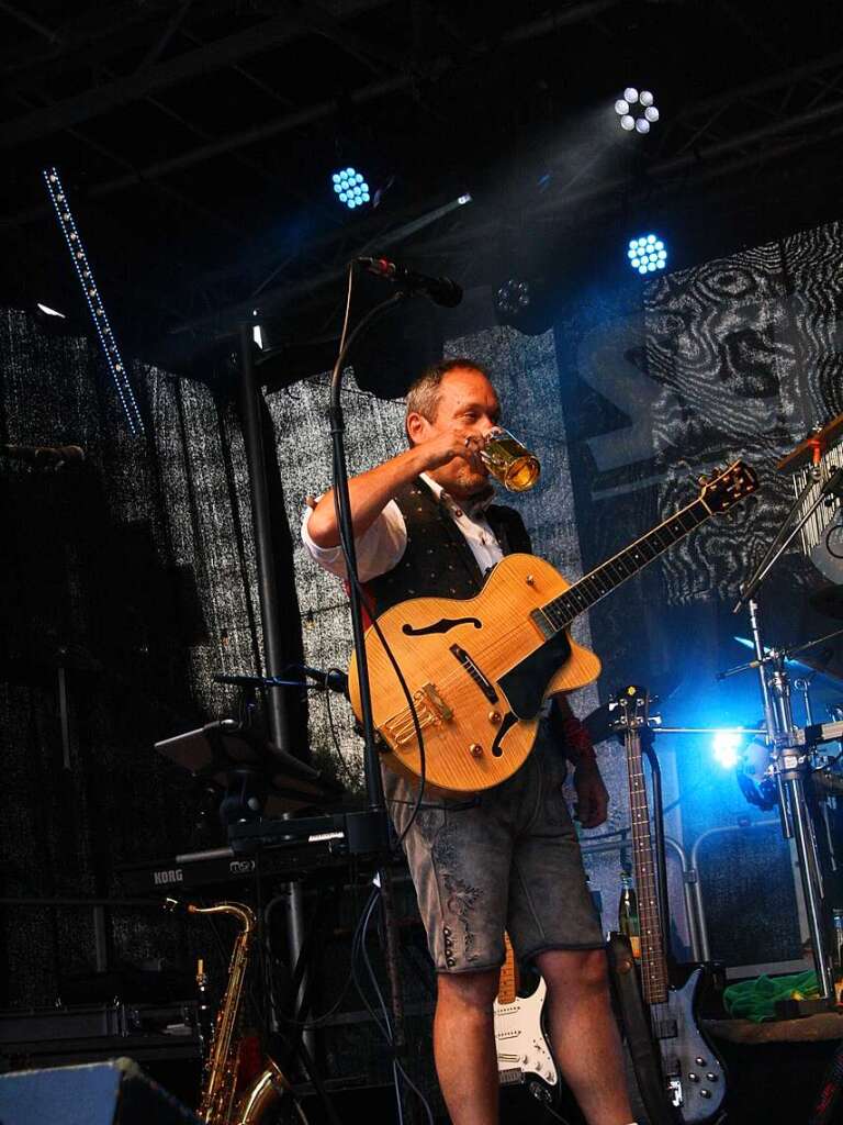 Das Schwarzwald-Quintett brachte das begeisterte Publikum der BK-City-Alpenrock-Nacht am Samstag zum Tanzen und Feiern.