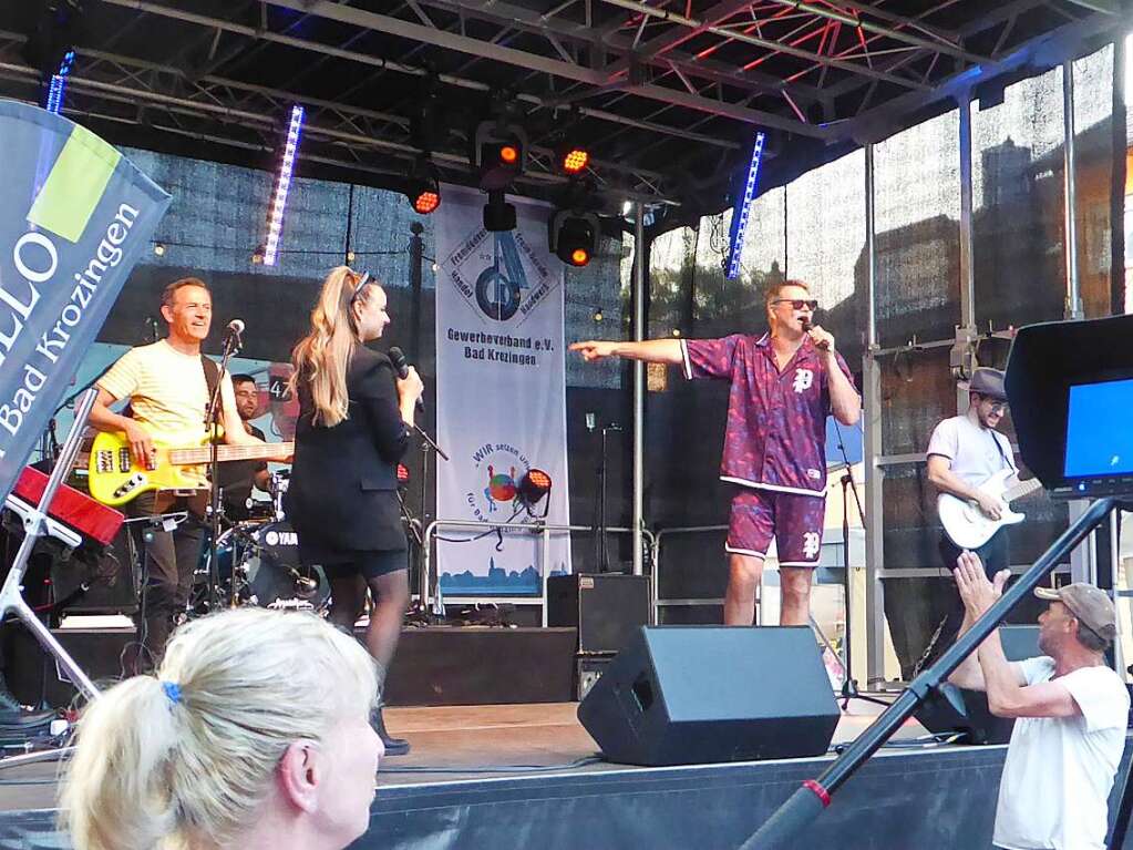 Bei der BK-City-Hit-Night sorgte die Partyband The Street Live Family auf dem Lammplatz fr Partylaune bei Jung und Alt.