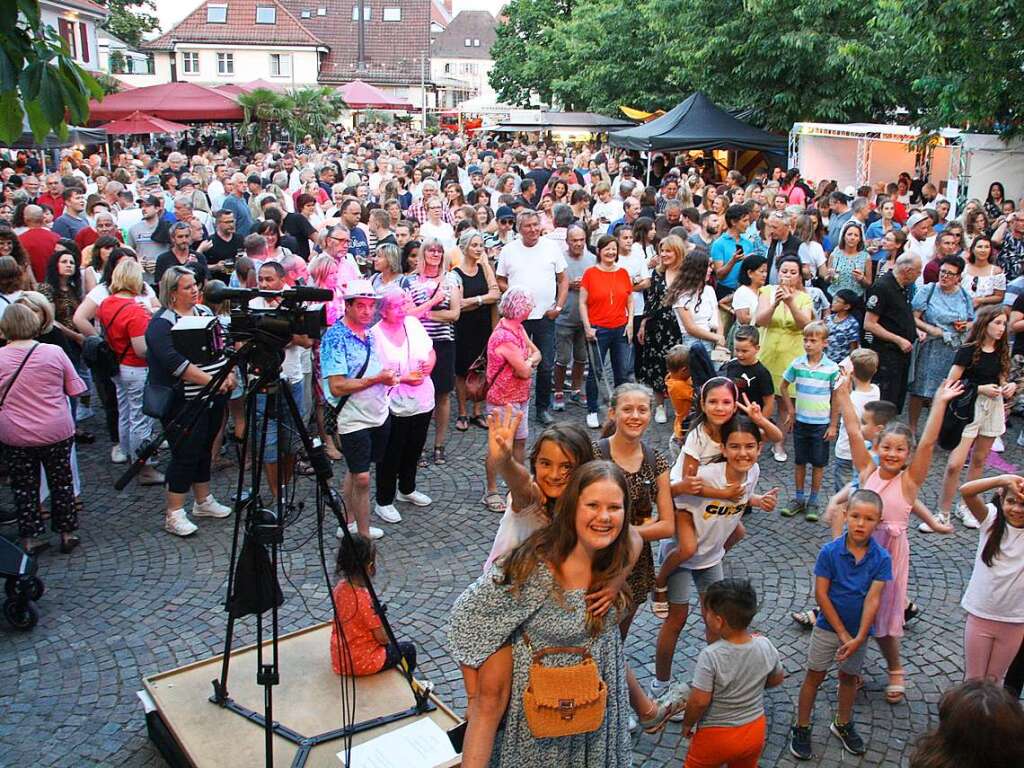 Bei der BK-City-Hit-Night sorgte die Partyband The Street Live Family auf dem Lammplatz fr Partylaune bei Jung und Alt.