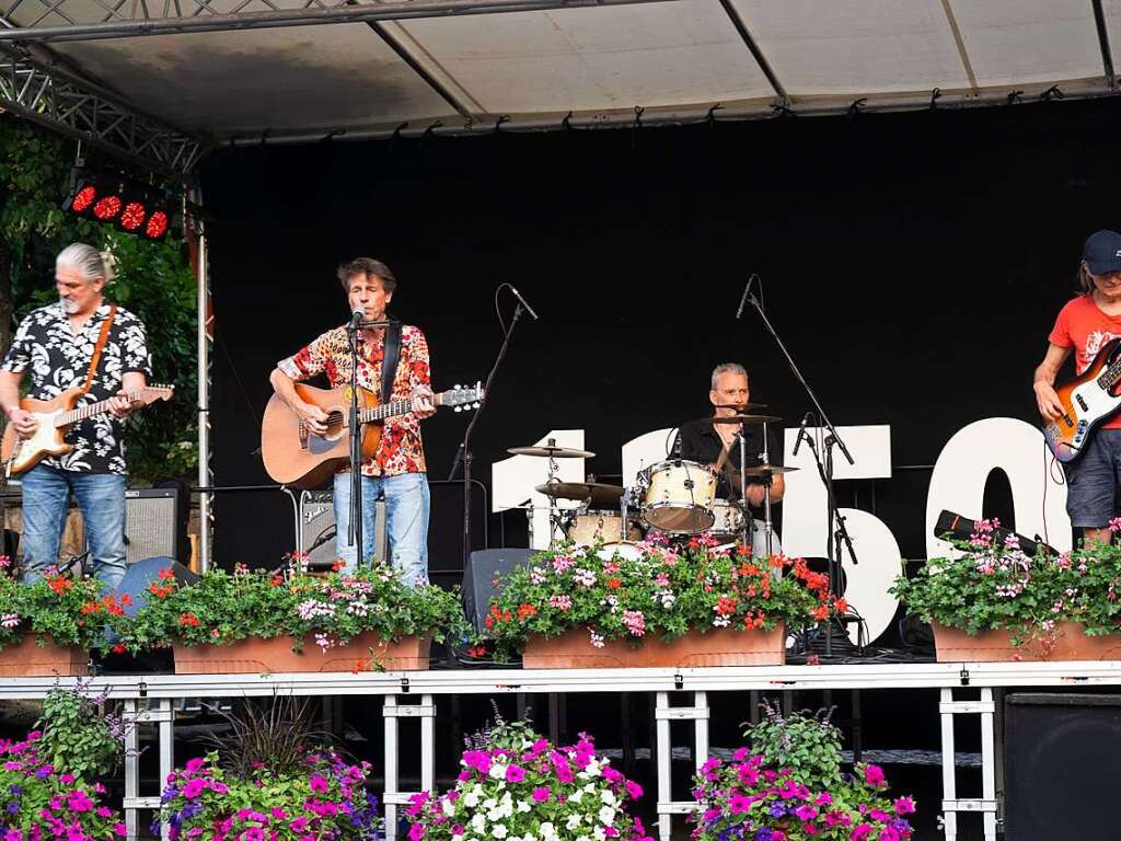 Die Band "Little Walter's Rock 'n' Roll Zirkus" heizte am Samstagabend mit fetziger Musik den Gsten ein.