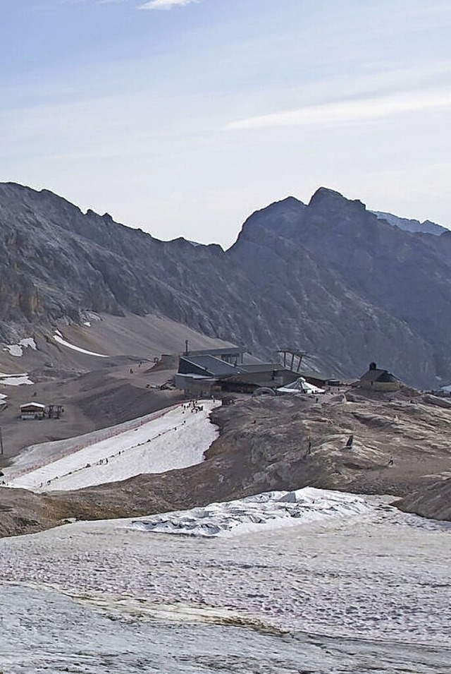 Weltweit schrumpfen die Gletscher.  | Foto: Peter Kneffel