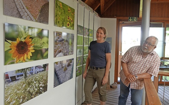 . Irene Blaha vom BUND, hier mit Helmu...sprach zur Erffnung der Ausstellung.   | Foto: Roswitha Frey