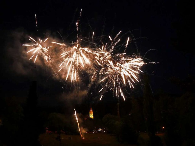 Ein Feuerwerk gehrt zu &#8222;Neustadt hockt und rockt&#8220;.  | Foto: Eva Korinth