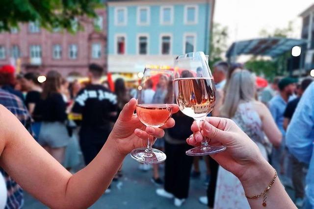 Beim Lrracher Weindorf findet jeder Wein seine Genieer