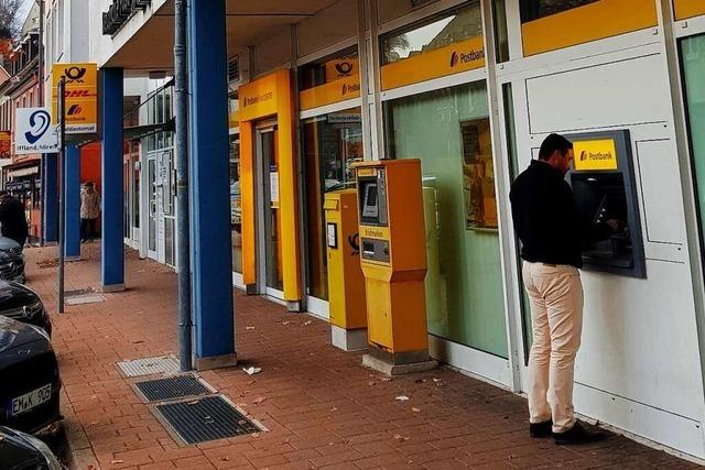 Postbank in Breisach gehen die Überweisungsformulare aus