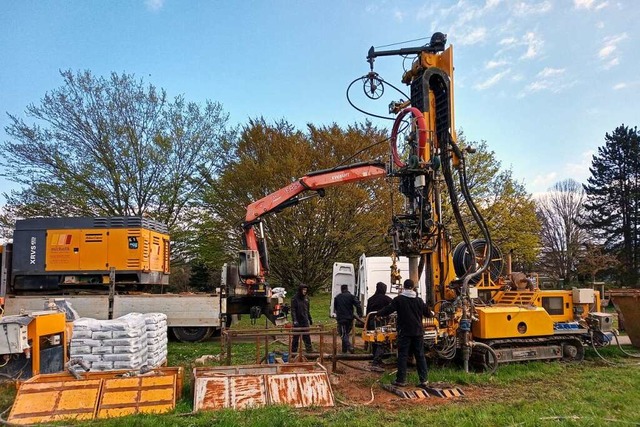 Mit schweren Maschinen nehmen  Geologen Bohrungen fr die Geothermie vor.  | Foto: Joachim Mller-Bremberger