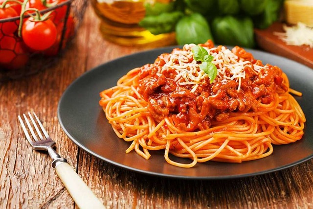 Spaghetti Bolognese darf nun auch mith... Das schmeckt vielen Italienern nicht.  | Foto: gkrphoto/Stock Adobe