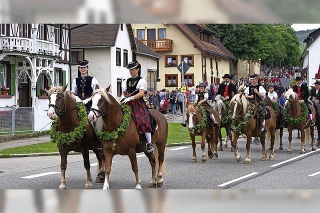 Tradition der Prozession mit Pferden und Reitern wird im Schwarzwald gepflegt