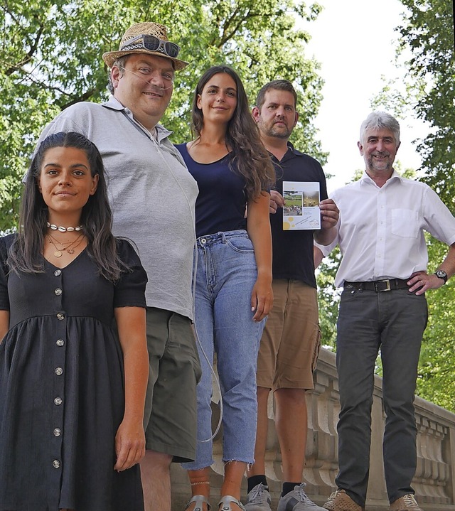 Jule Rnzi, Jochen Steinmann, Linda Al...neue Kinderferienprogramm in Wehr vor.  | Foto: Michael Gottstein