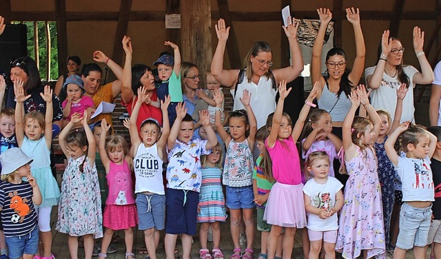 Auch die Kinder hatten ihren Auftritt.   | Foto: Reiner Beschorner