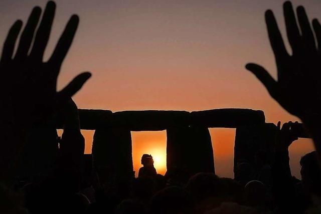 Fotos: Tausende begren Sommersonnenwende in Stonehenge