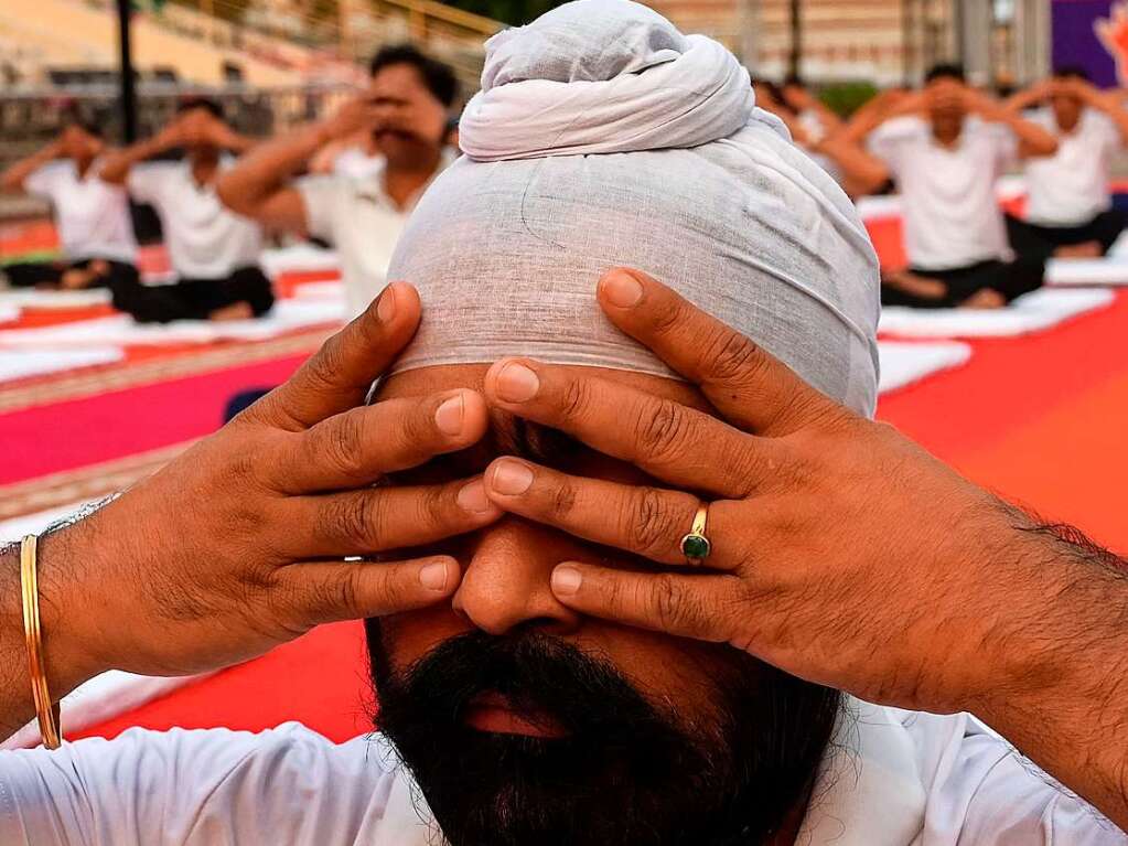 Bei manchen steht der meditative Aspekt von Yoga im Vordergrund, bei anderen der sportliche. Das ist am Internationalen Yoga-Tag nicht anders.