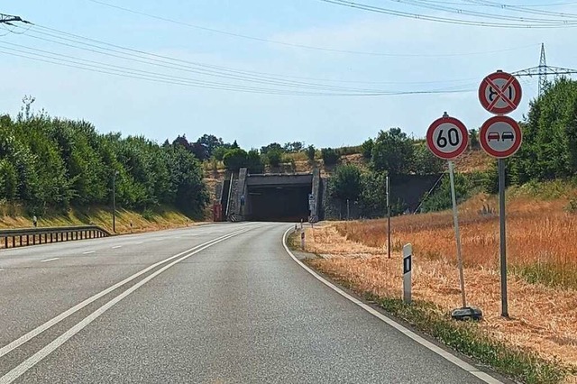 In den beiden Tunneln der A98 zwischen...er der Tunnel Gro Ehrstdt bei Murg.   | Foto: Julia Becker