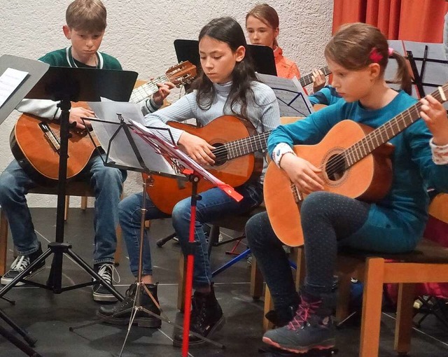 Ihren 60. Geburtstag will die Musiksch...ikalischen Ausbildung zu prsentieren.  | Foto: Roswitha Frey