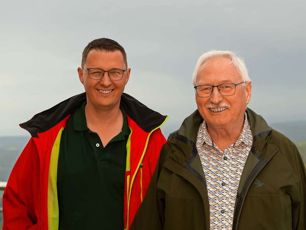 Vater und Sohn genieen den lngsten Tag auf dem Hchsten