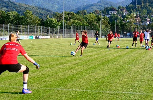 Unter anderem am Mittwochabend ist Training der Frauenteams.  | Foto: Ingo Schneider