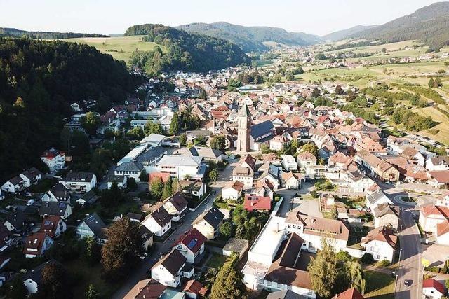 Elzach arbeitet an seinen Hausaufgaben