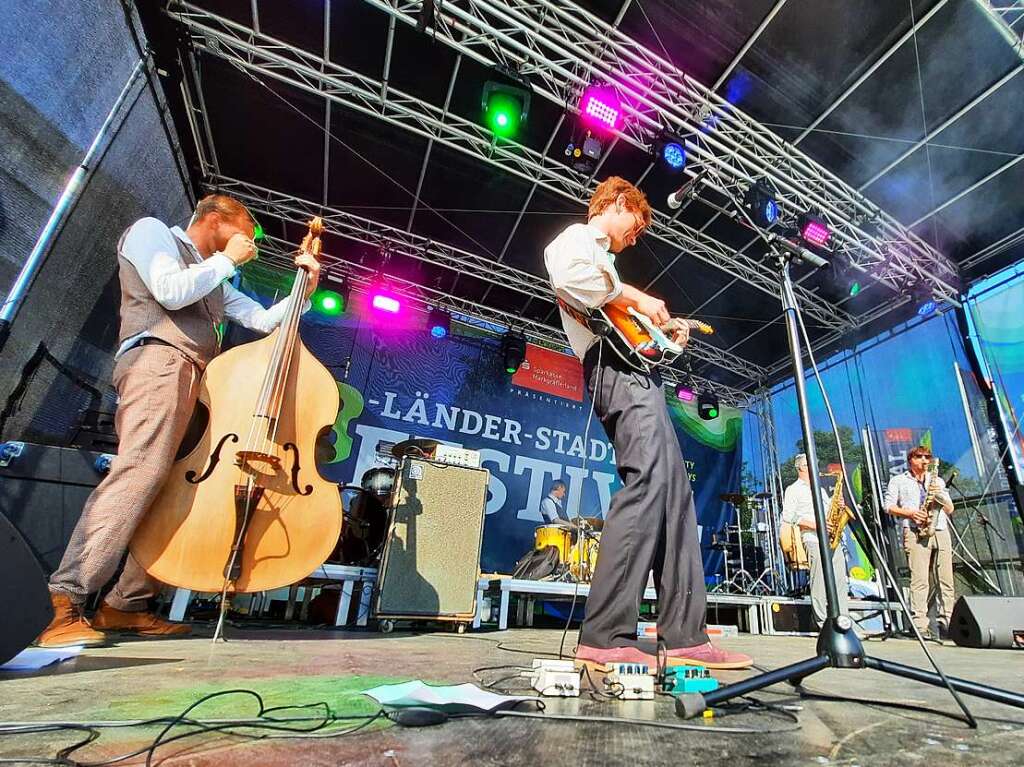 Viel Musik und noch mehr Spa: Der erste Abend des 3-Lnder-Stadt-Festivals in Weil am Rhein ist ein groer Erfolg.