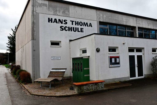 Die Verkehrssituation an der  Hans-Thoma-Schule ist problematisch.  | Foto: Heinz und Monika Vollmar