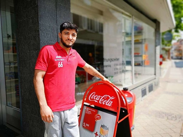 Hani Haniol betreibt Hani&#8217;s Kiosk.  | Foto: Ralf Burgmaier