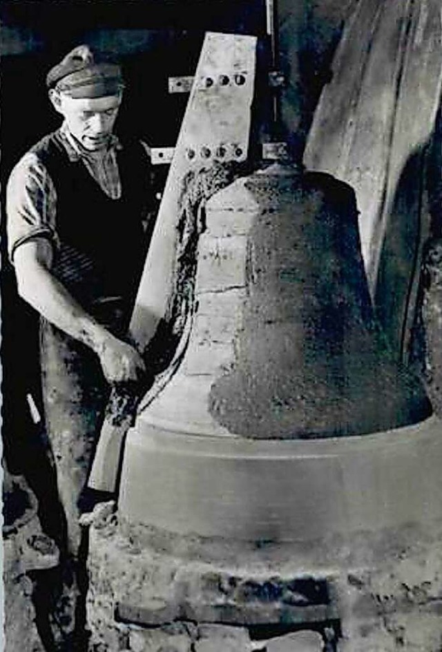 Eine kunstvolle Arbeit ist die Herstel...ften zum Gieen einer fertigen Glocke.  | Foto: Ernst Brugger