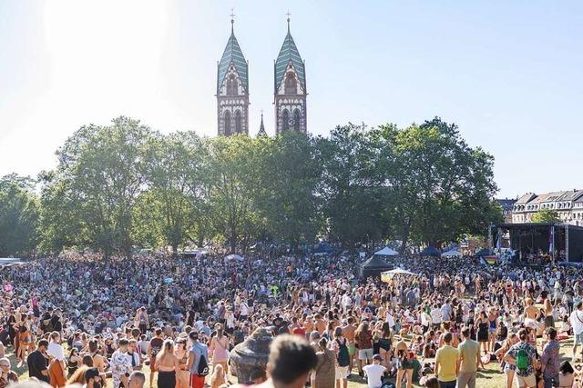 Friedliches Groevent auf dem Sthling...der Parade zum Christopher Street Day.  | Foto: Janos Ruf