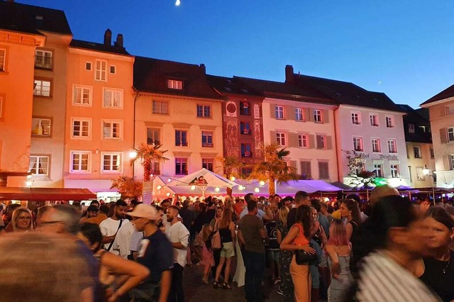 Die Huser am Mnsterplatz waren bunt angestrahlt  | Foto: Anna-Lena Lauber