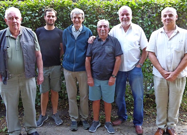 Die Geehrten des Angelsportvereins Weh...d Vereinsvorsitzender Winfried Eckert.  | Foto: Marianne Bader