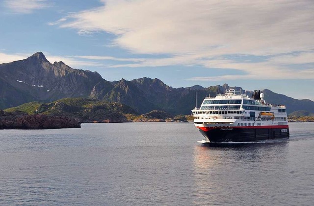 Ihr schwimmendes Zuhause: Das Postschiff MS Trollfjord.  | Foto: Guest Image Photo Competition Hurtigruten